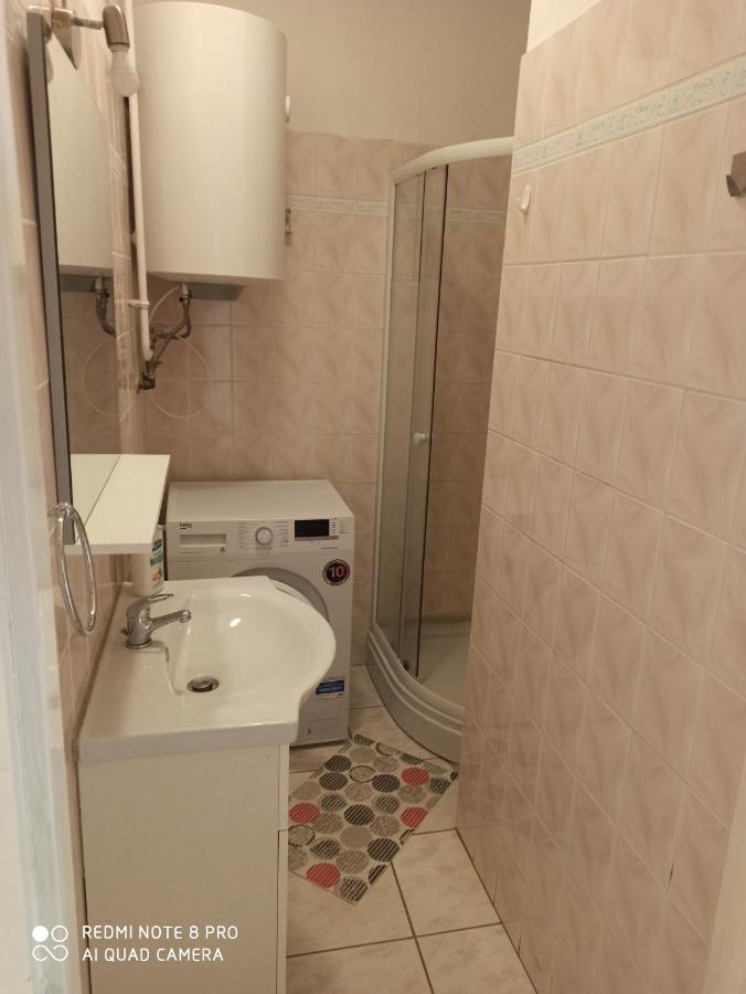 Centrum 2 Apartman ソルノク エクステリア 写真